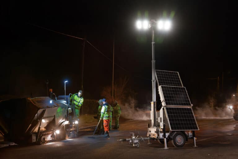 Prolectric ProRXM Solar Tower Light Highways [Night]